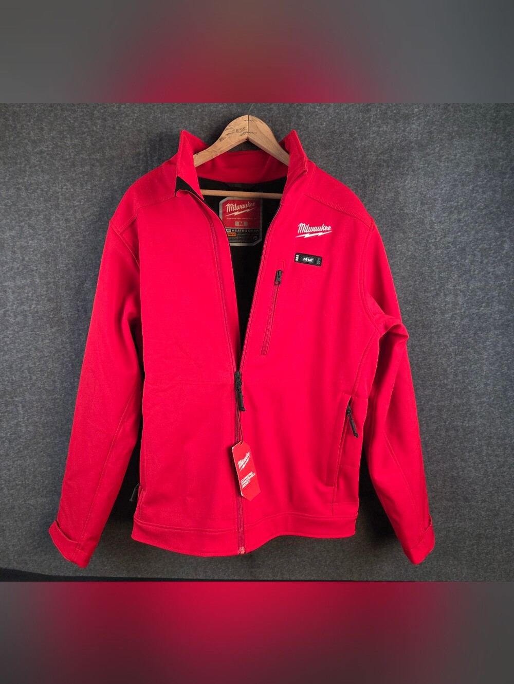 Milwaukee M12 Heated Jacket Mens Medium Red Full Zip Charger Included